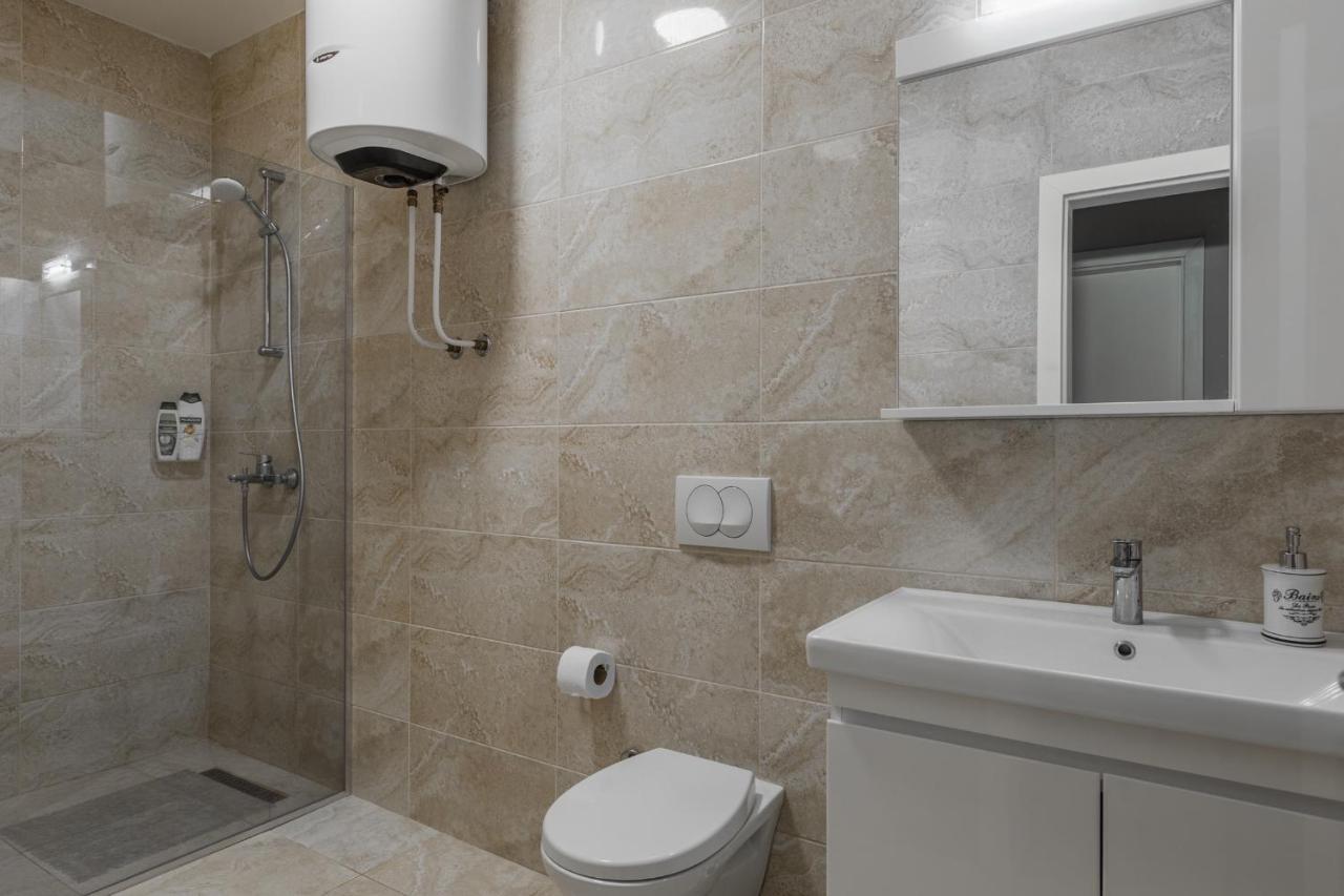 BLERI Apartment, 2 Bedroom, Free parking Pristina Buitenkant foto