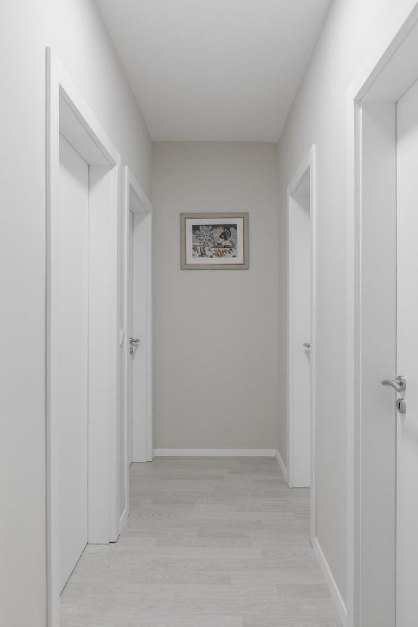 BLERI Apartment, 2 Bedroom, Free parking Pristina Buitenkant foto